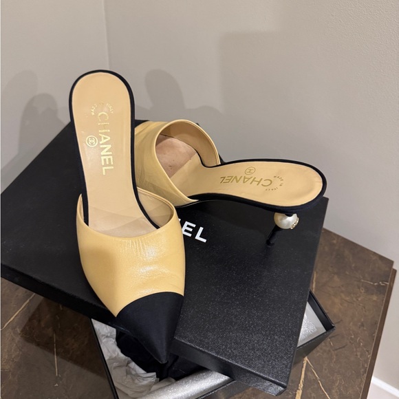 Chanel Black and Beige High Heeled Mules - Picture 3 of 6